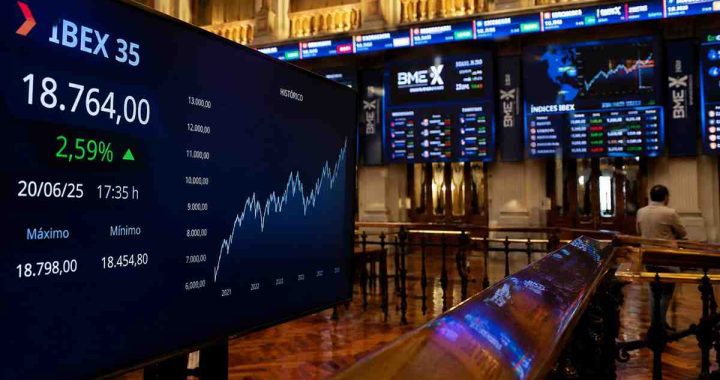 El Ibex 35 marca nuevos máximos históricos mientras el petróleo cae hasta los 87 dólares